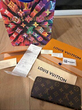 LOUIS VUITTON WALLET